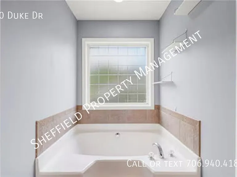 60 Duke Dr — Photo 11