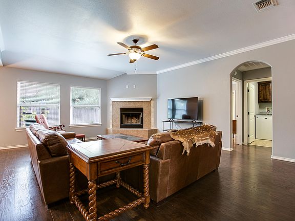 5th image of 3602 Canadian St