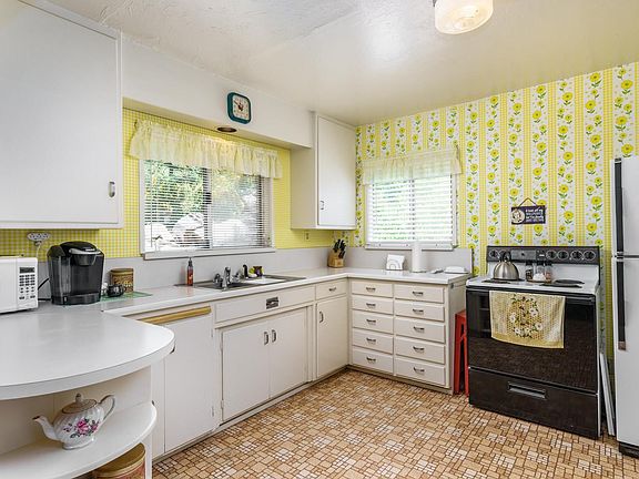 3rd image of 22639 Tamarack Dr