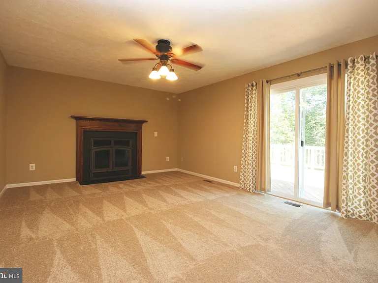 66 Larkwood Ct — Photo 8