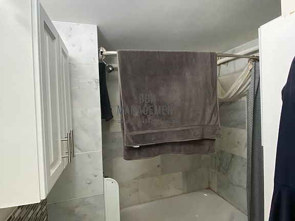 3rd image of 94A Marion St APT 4