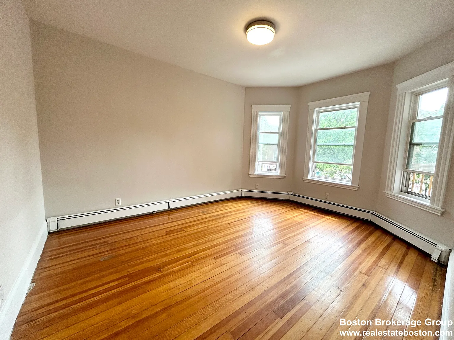 4 bed, 1.5 bath, $2,800 — Photo 2