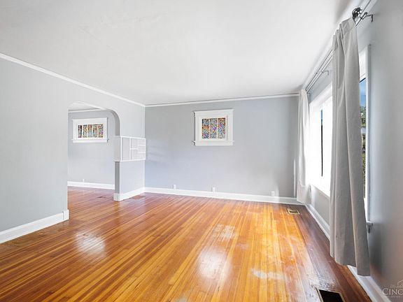 5th image of 417 N E St
