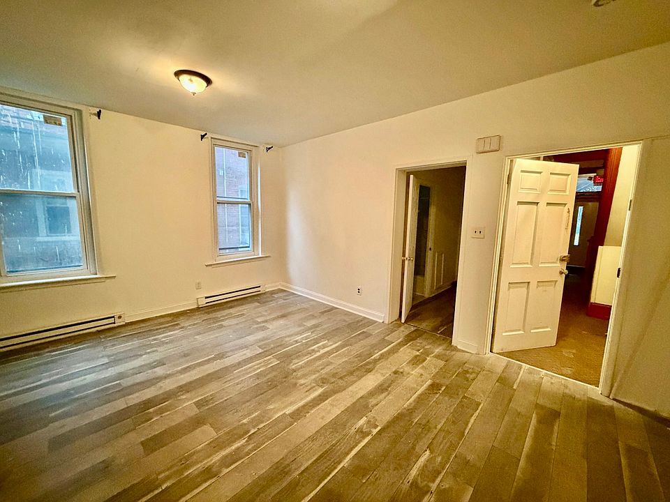 Living Room - Entrance