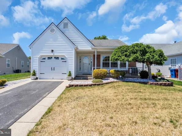 5 Vienna Dr, Toms River, NJ 08757