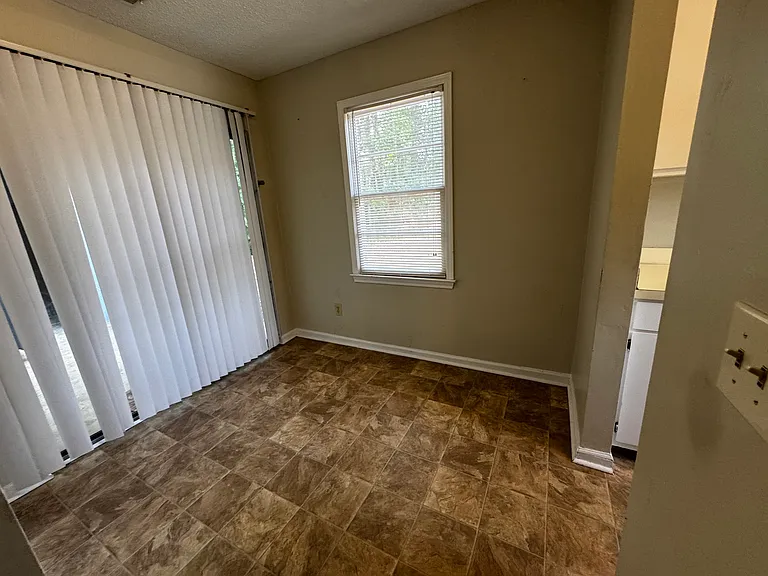 367 Wrenfield Rd #B — Photo 5