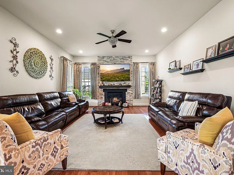 602 Dolmens Ln — Photo 18