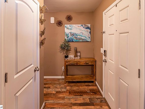 4th image of 817 Finley View Dr
