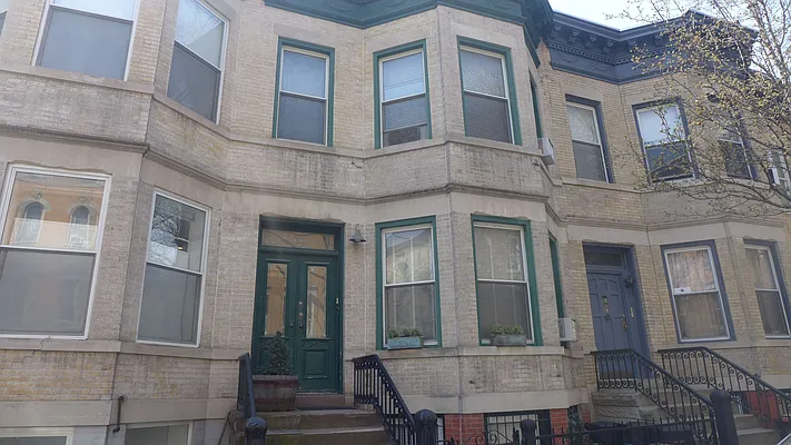 Rented by Garfield Realty  | media 31