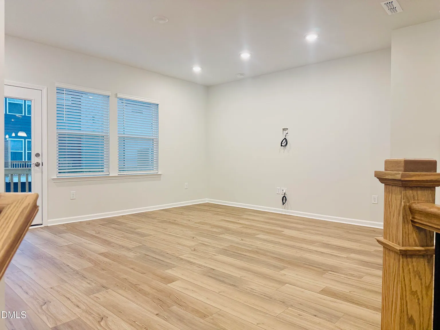 3 bed, 3.5 bath, 1900 sqft, $2,300 — Photo 3