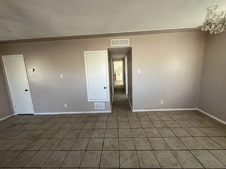 3728 Truman Ave — Photo 2