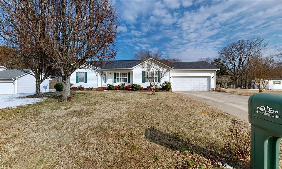 1st image of 4 Braxton Ln