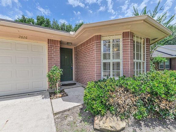 4th image of 2626 Pine Cone Dr