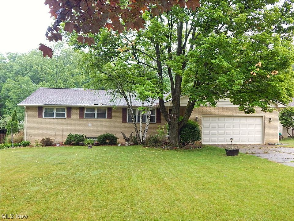 1st image of 210 Woodland Dr