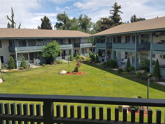 2nd image of 10 Cove Ave S APT 23