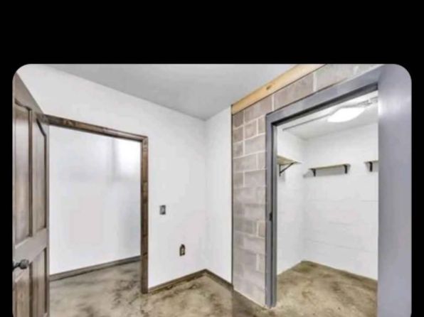 (undisclosed Address)