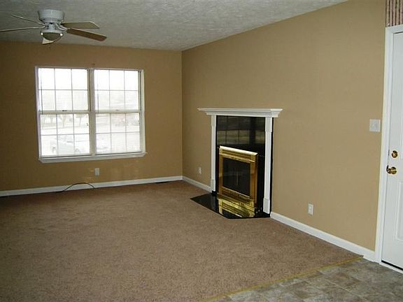 2nd image of 404 Indian Hills Ct