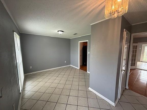 3rd image of 3853 Accacia Ln