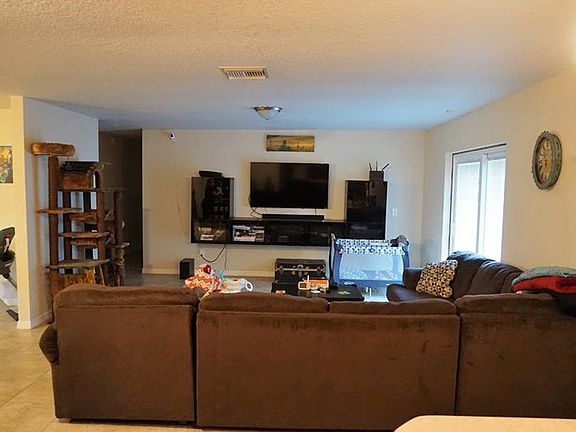 3rd image of 1510 Hallam Dr