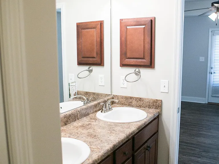 307 Dovington Dr — Photo 8