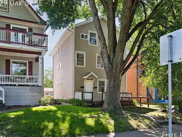 629 Oak St SE #1 — Photo 26