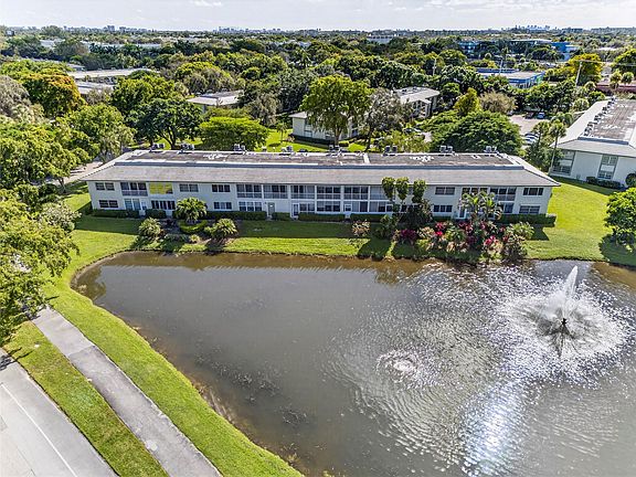 3rd image of 1101 Bahama Bend #H2