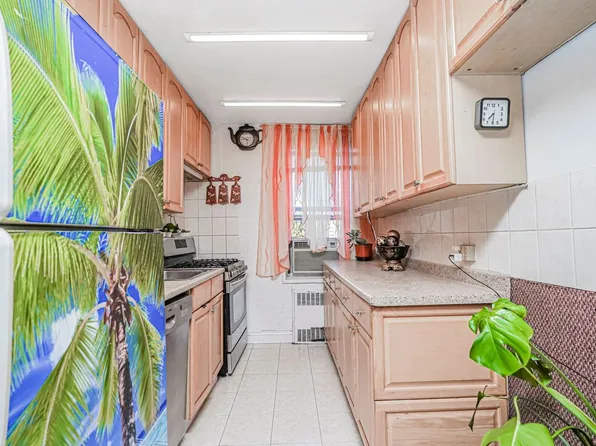 2675 East 7th Street image 14 of 28