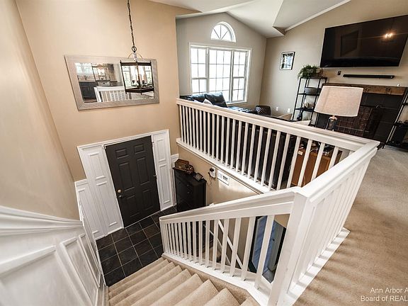 4th image of 7051 Mission Hills Dr