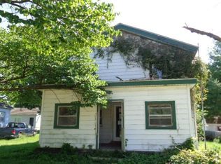 125 N Wooster St, Capron, IL 61012
