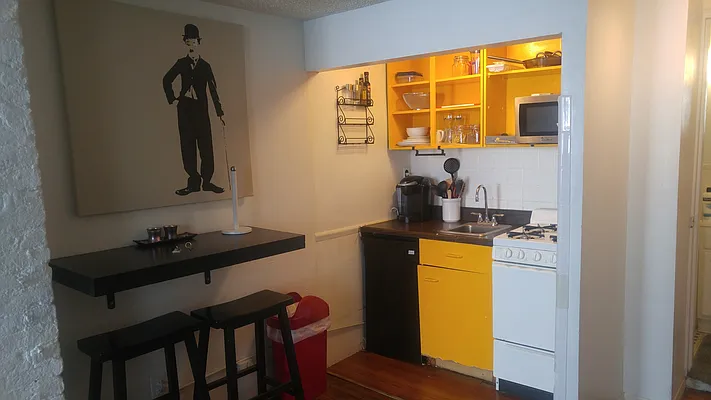 Rented by Downtown Mgt & Realty LLC | media 30