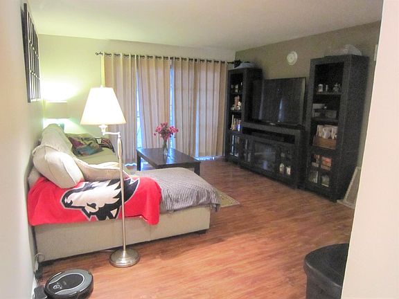 4th image of 1110 64th St Unit 3