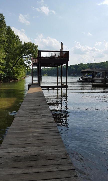 1st image of 198 Retreat Ln