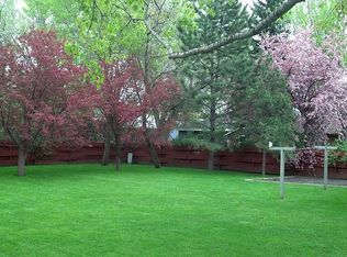262 Redstone Dr, Bismarck, ND 58503