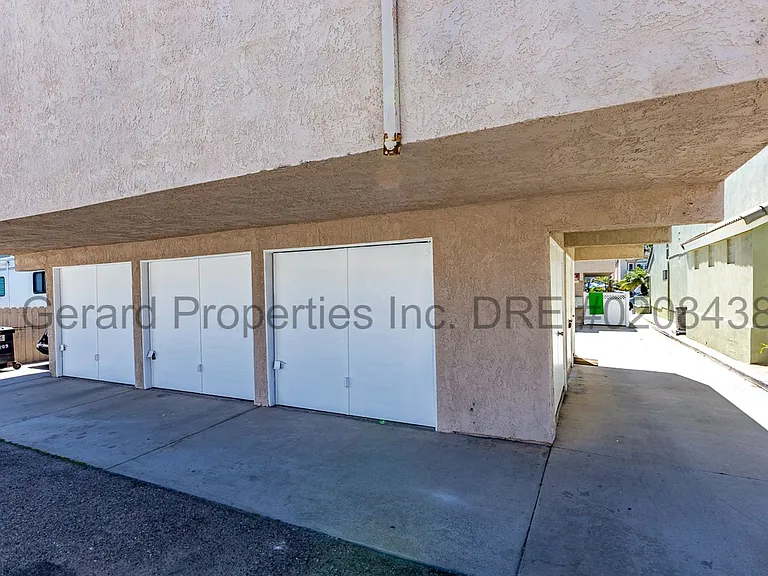 20th St. — Photo 19