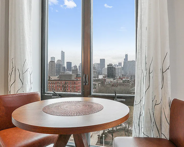 343 W Old Town Ct #710 — Photo 5