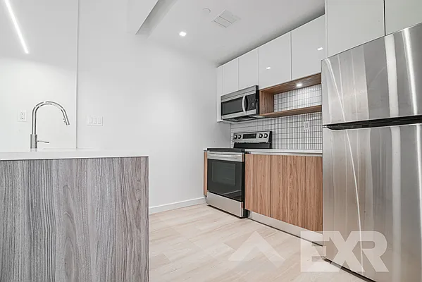 Rented by EXR | media 4