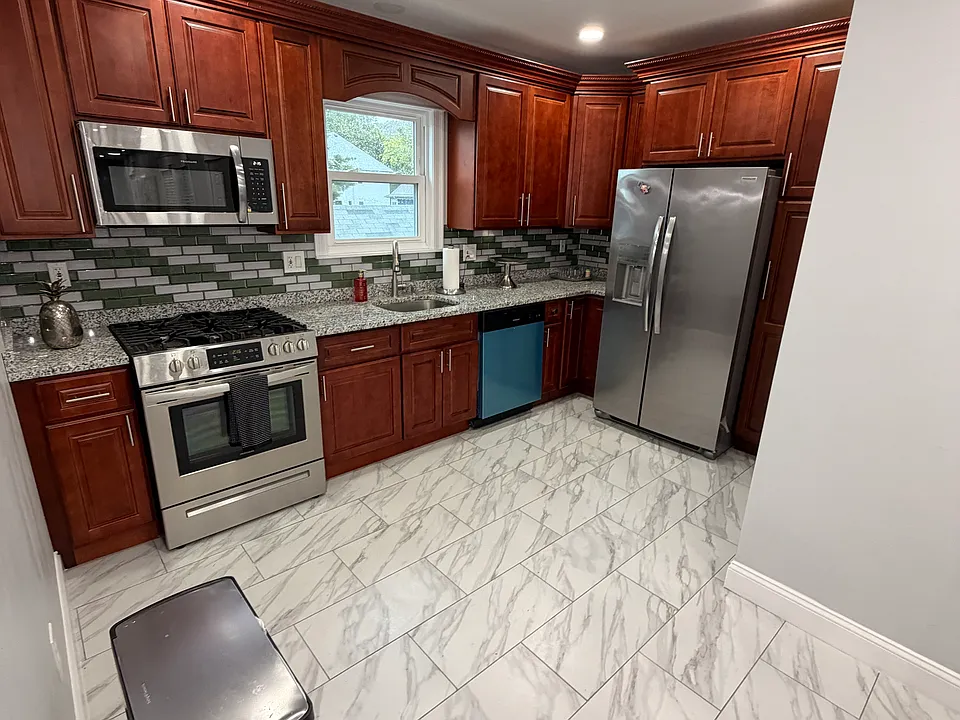 32-34 New Haven St #2