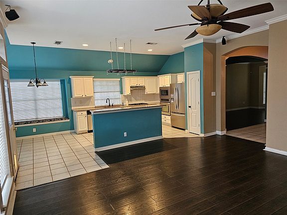 3rd image of 2413 Kariba Ln