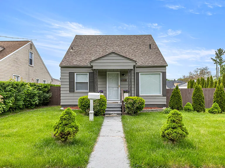 3230 Harding St — Photo 1