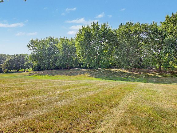 5th image of 2027-2029 Highland Cir W
