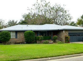 715 W 22nd St, Ada, OK 74820