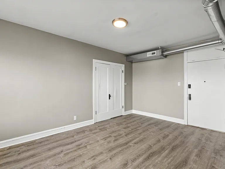 4523 Gravois Ave — Photo 4