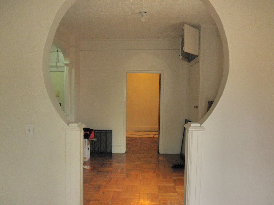 1st image of 460 E 115th St APT 3R