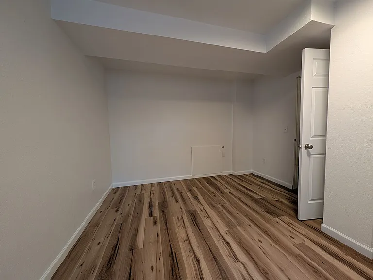 8665 Cloverleaf Cir — Photo 33