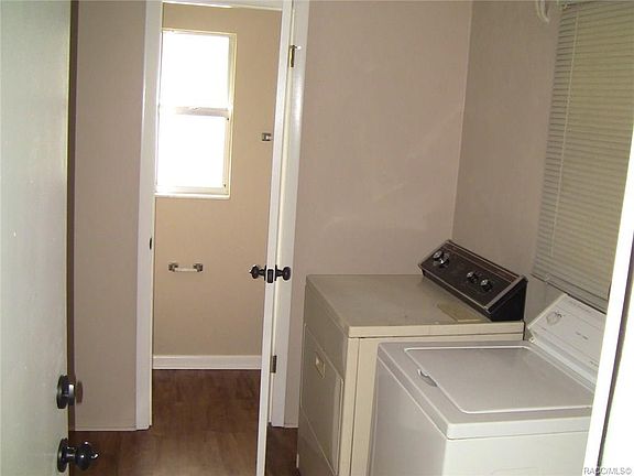 3rd image of 163 W Thistle Pl