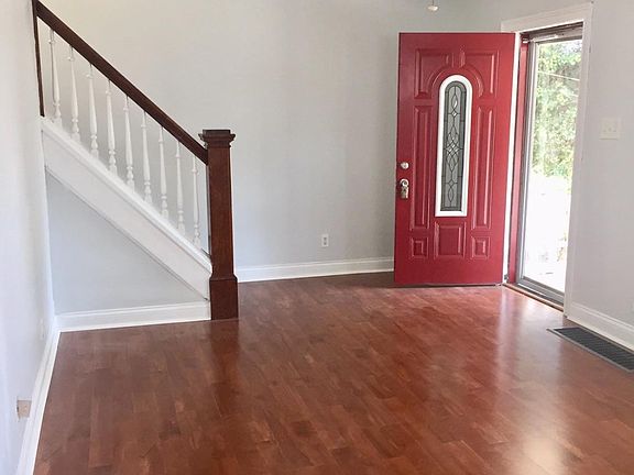 3rd image of 3325 Bevis Ave