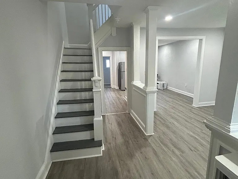 2326 Aiken St — Photo 4