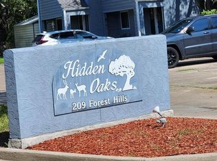 209 Forest Hls APT 111, Rockport, TX 78382
