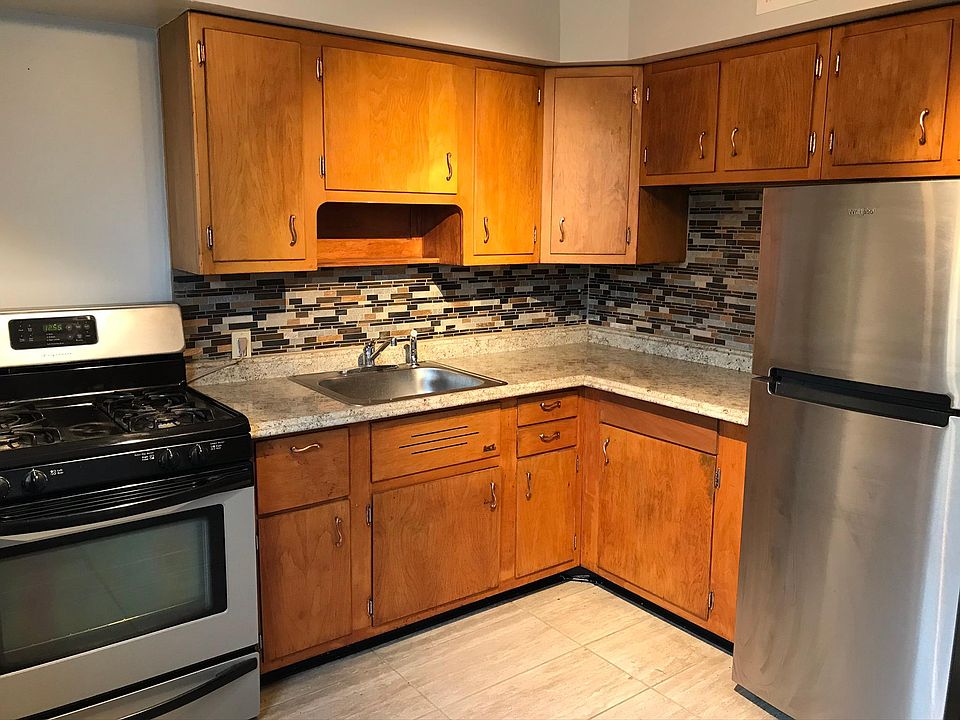 1st image of 1661 Southbend Dr APT 5