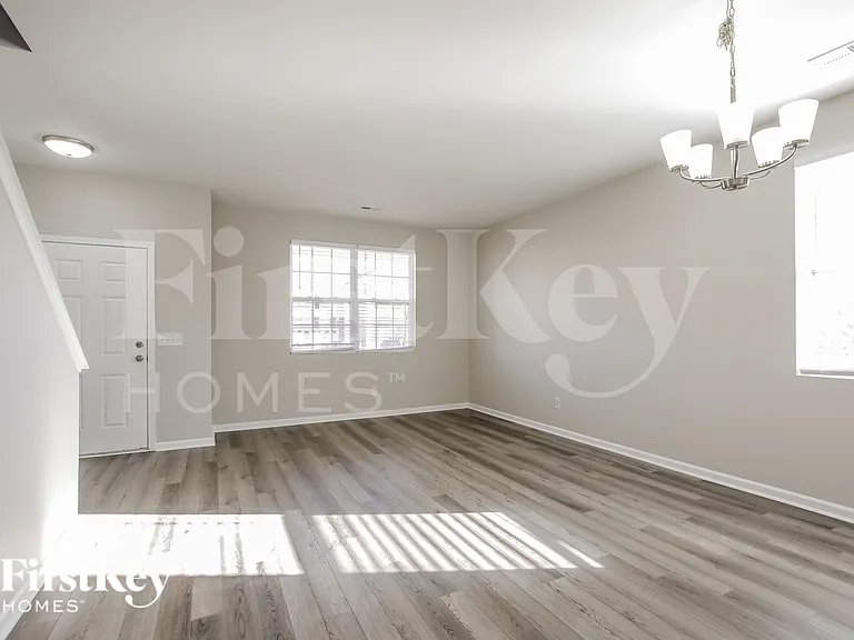 7421 Lamplighter Close Dr — Photo 5